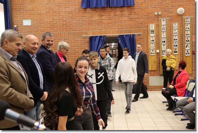 Következő dia