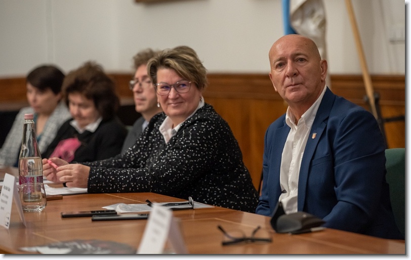 Következő dia