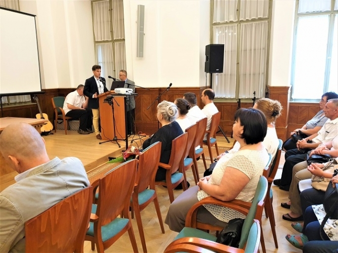 Kedvesen szólni az emberekhez Kedvesen szólni az emberekhez