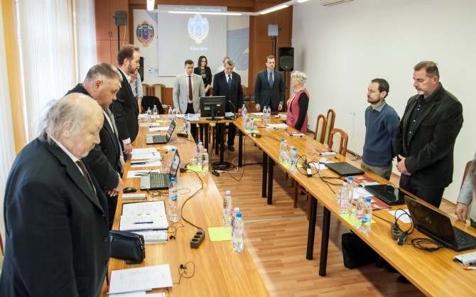 Az idei utolsó ülés Az idei utolsó ülés