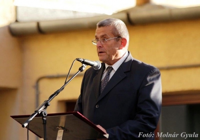 A gimnázium emberré nevel A gimnázium emberré nevel