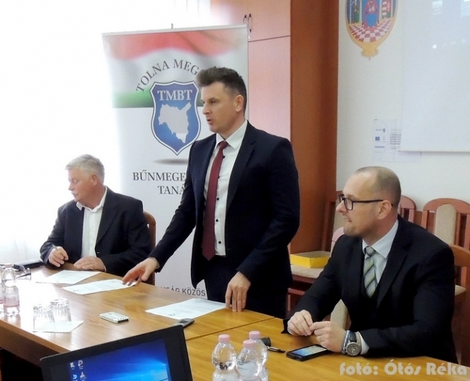 A bűnmegelőzési tanács szakembereit köszöntötte dr. Gábor Ferenc megyei főjegyző A bűnmegelőzési tanács szakembereit köszöntötte dr. Gábor Ferenc megyei főjegyző
