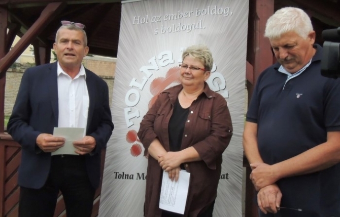 Bogyiszlón a vízpart mellett „Vár a megye” mindenkit Bogyiszlón a vízpart mellett „Vár a megye” mindenkit