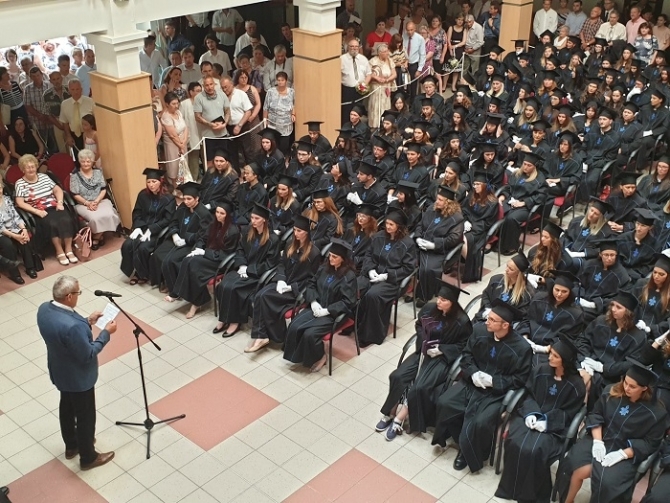 Diplomaátadó ünnepség Szekszárdon Diplomaátadó ünnepség Szekszárdon