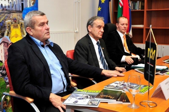 TOP: a pályázati felhívások kiírásának küszöbén állunk TOP: a pályázati felhívások kiírásának küszöbén állunk