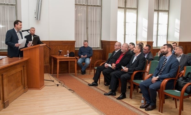 Ribányi József üdvözölte a példaértékű megyei bűnmegelőzési fórumot Ribányi József üdvözölte a példaértékű megyei bűnmegelőzési fórumot
