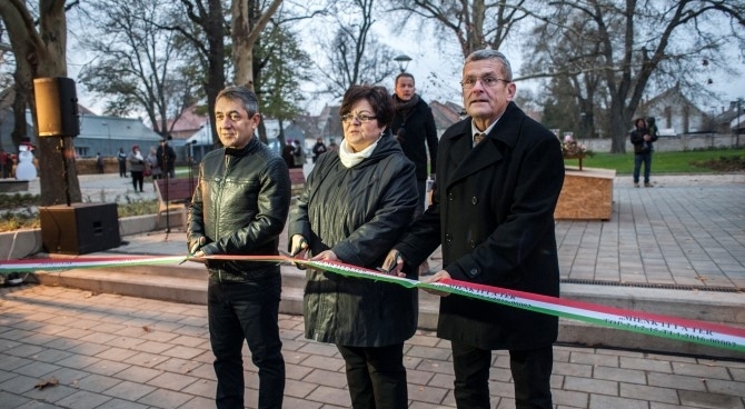 Új térrel gazdagodott Bonyhád Új térrel gazdagodott Bonyhád