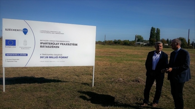 Bátaszéken megkezdődik az ipari park építése Bátaszéken megkezdődik az ipari park építése